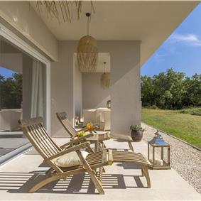 Luxury 4-Bedroom Villa with generous sized Infinity Pool near Buje, Istria. Sleeps 8